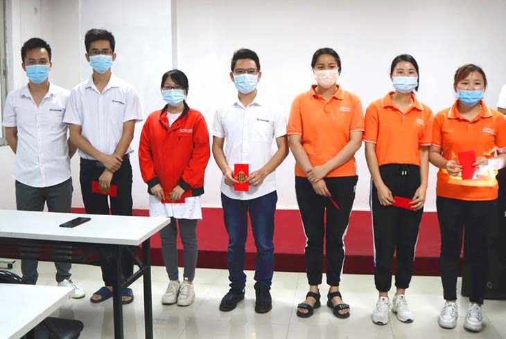 菲思盾合理化建議獲獎(jiǎng)人員合照