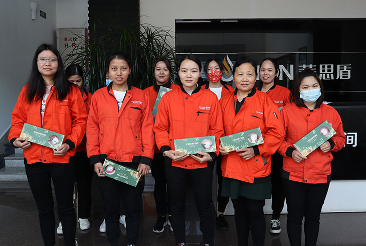 菲思頓三八女神節(jié)福利合影