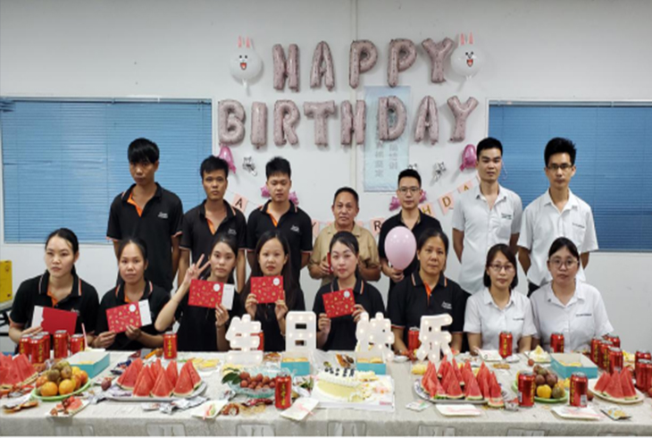 菲思盾壁掛爐員工生日會(huì)